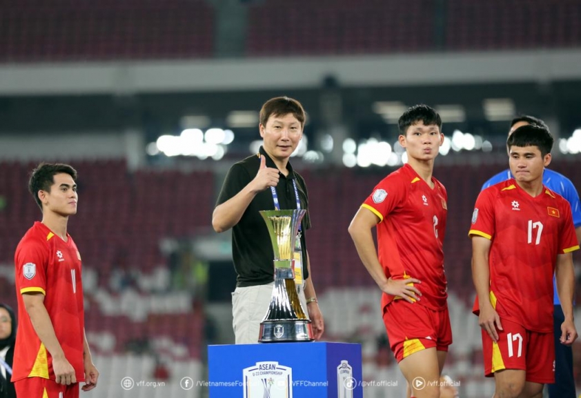 HLV Kim Sang Sik phân tích chiến thuật