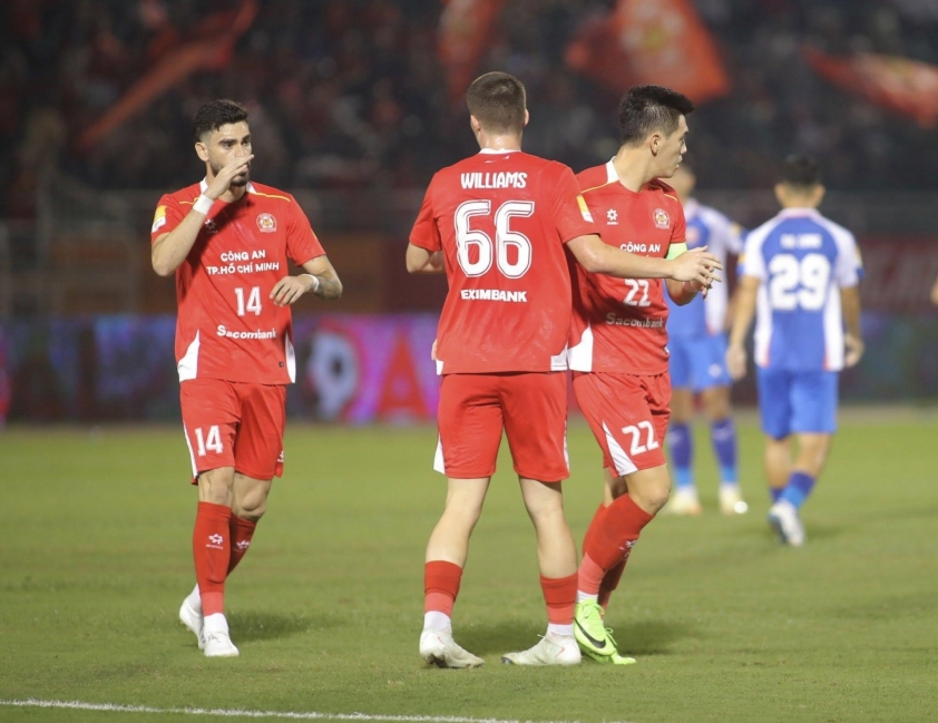 Williams Lee ghi bàn cho CA TP HCM