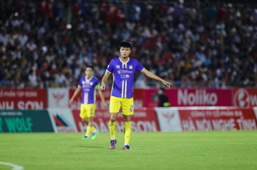 Tiền đạo Nguyễn Văn Tùng trong màu áo Hà Nội FC