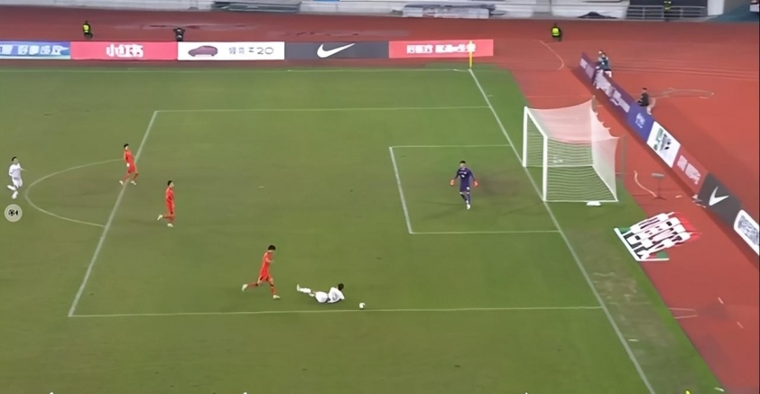 Vĩ Hào ngã không được thổi phạt đền