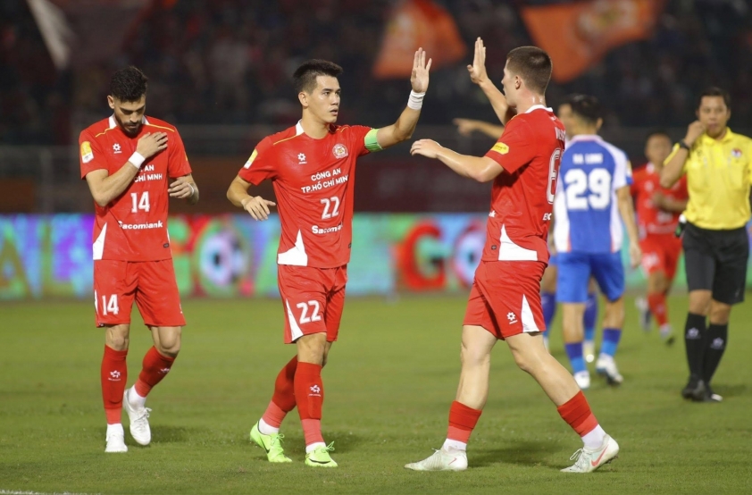 Tiến Linh ghi bàn cho CA TP HCM tại Cúp Quốc gia