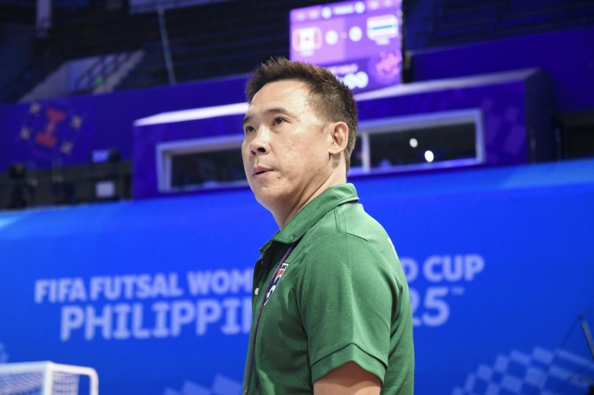 HLV Thanathorn dẫn dắt tuyển futsal nữ Thái Lan