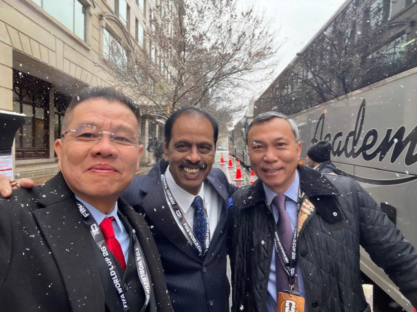 Chủ tịch VFF chụp hình cùng các quan chức của AFC, AFF Chủ tịch VFF cùng quan chức AFC AFF giao lưu