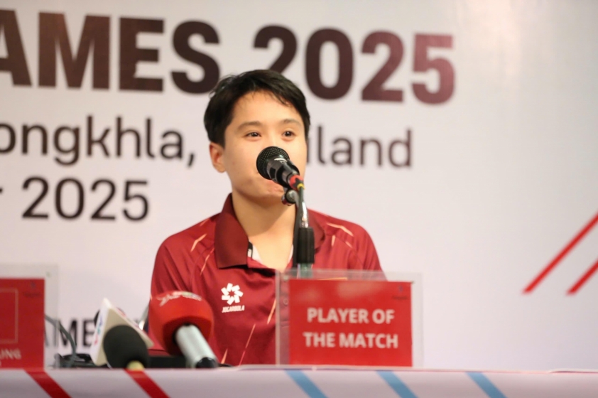 Ngân Thị Vạn Sự chia sẻ cảm xúc sau trận đấu khi nhận giải MVP Ngân Thị Vạn Sự chia sẻ cảm xúc sau trận đấu khi nhận giải MVP