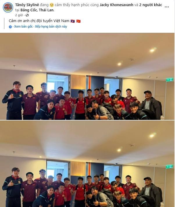 Phetdavanh Somsanid gửi lời cảm ơn khi các cầu thủ U22 Việt Nam đến thăm U22 Việt Nam bất ngờ tặng tiền cầu thủ Lào bị gãy chân