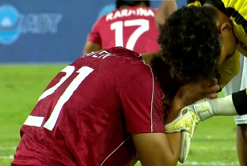 Raven bật khóc nức nở ngay khi tiếng còi kết thúc trận đấu vang lên 82